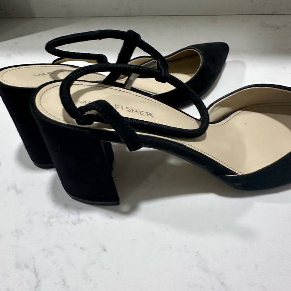 EUC maybe worn a few times low heels - Picture 7 of 9